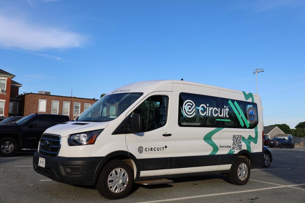 Circuit shuttle