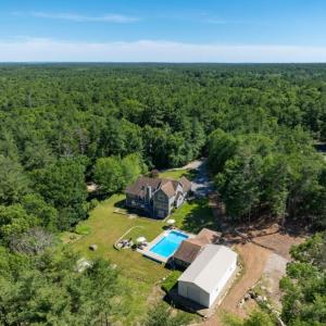 Aerial view of 28 Gammons Road