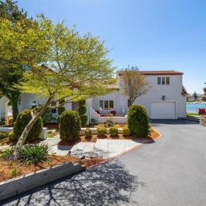 56 rip van winkle way, bourne, ma 02532